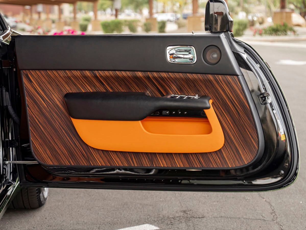 Used 2016 Rolls-Royce Dawn image 11