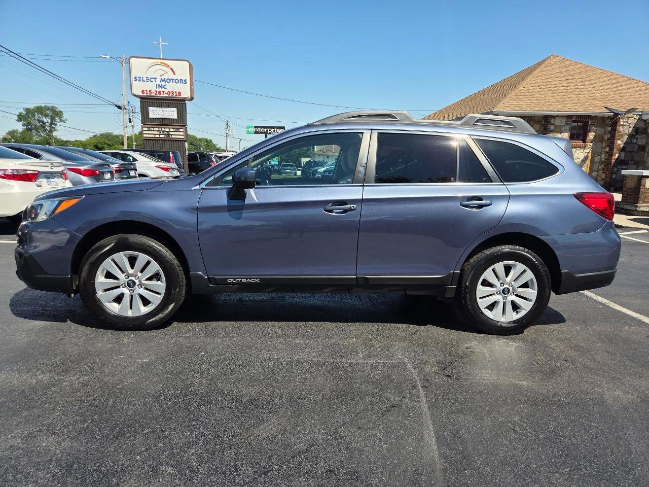 Used 2017 Subaru Outback 2.5i Premium AWD/4WD image 3