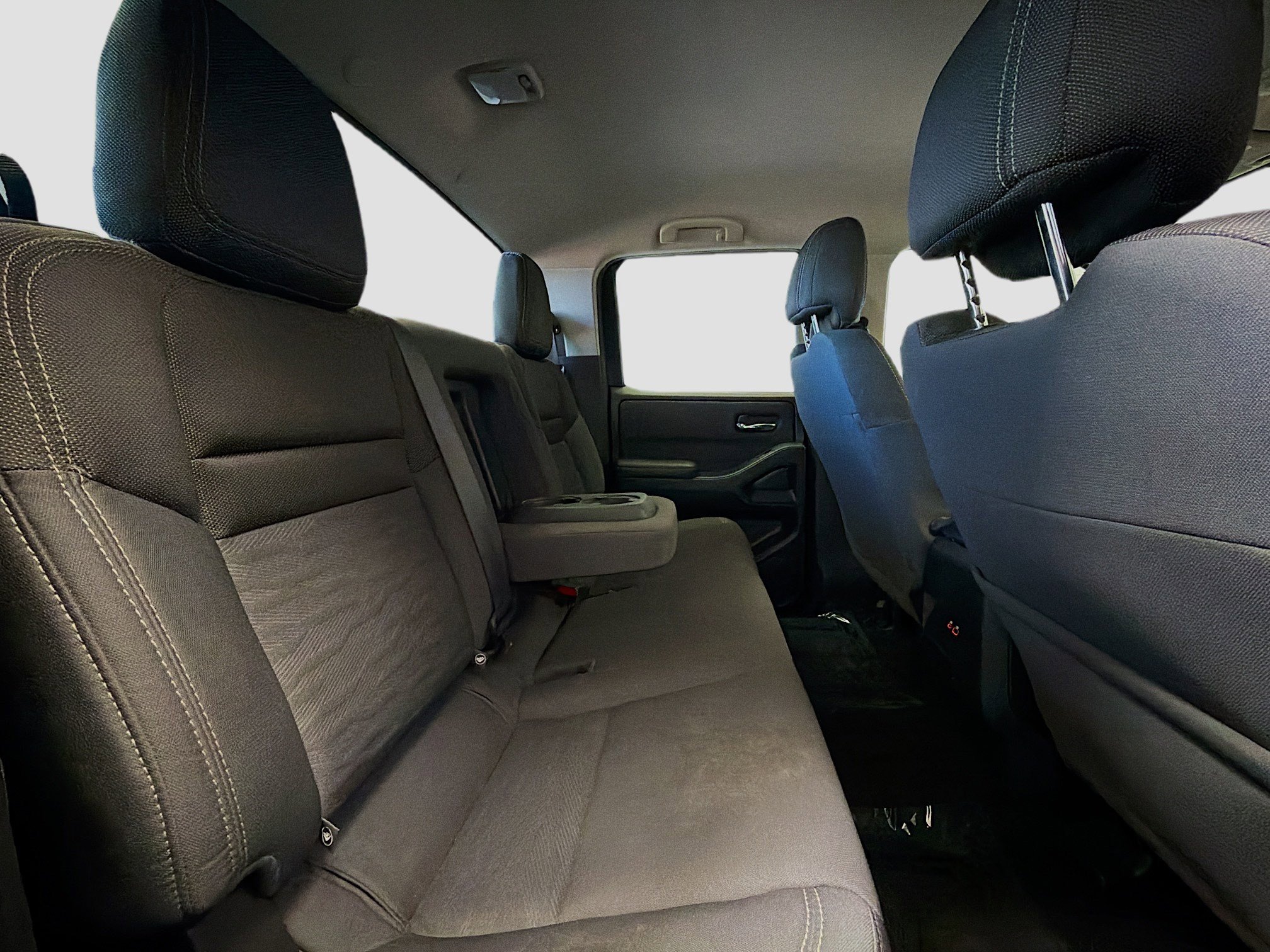 Used 2024 Nissan Frontier SV image 15