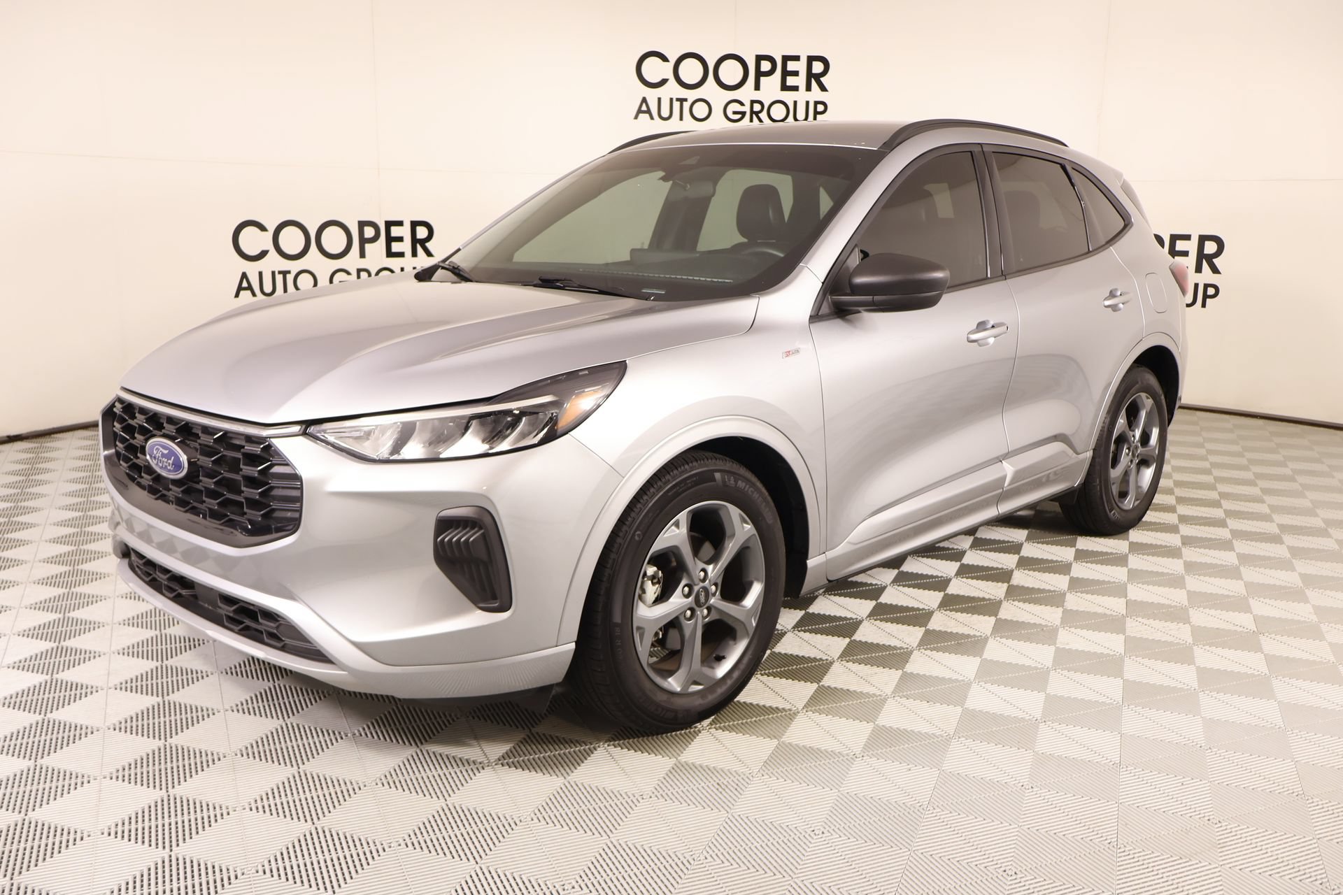 Used 2023 Ford Escape ST-Line w/ Tech Pack #1 FWD image 10