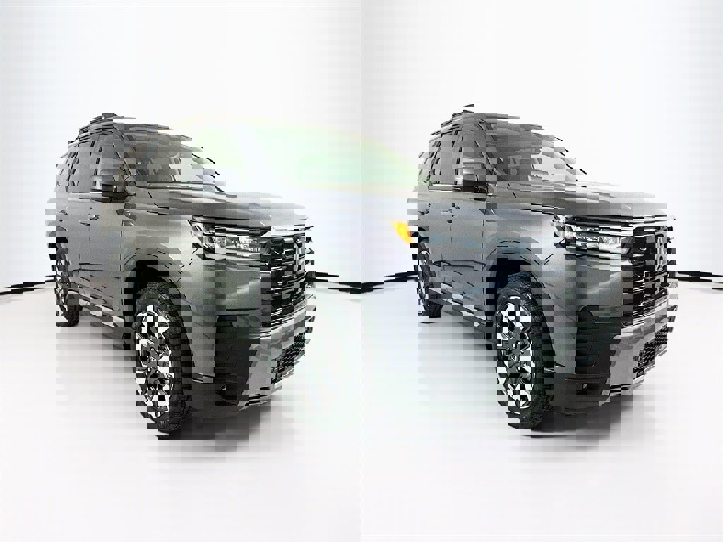 New 2026 Honda Pilot Touring image 3