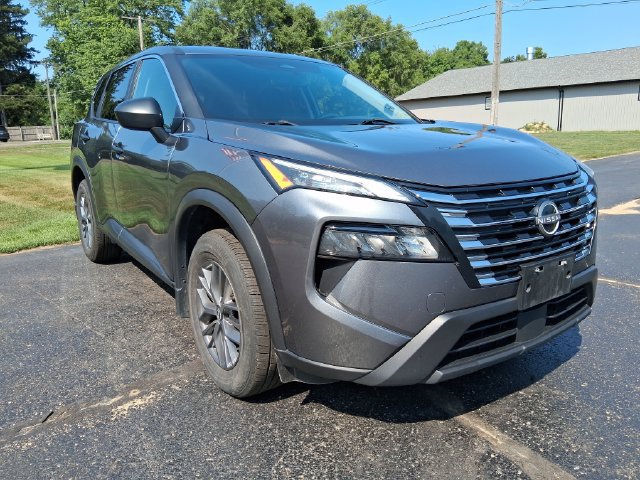 Used 2024 Nissan Rogue S AWD/4WD image 7