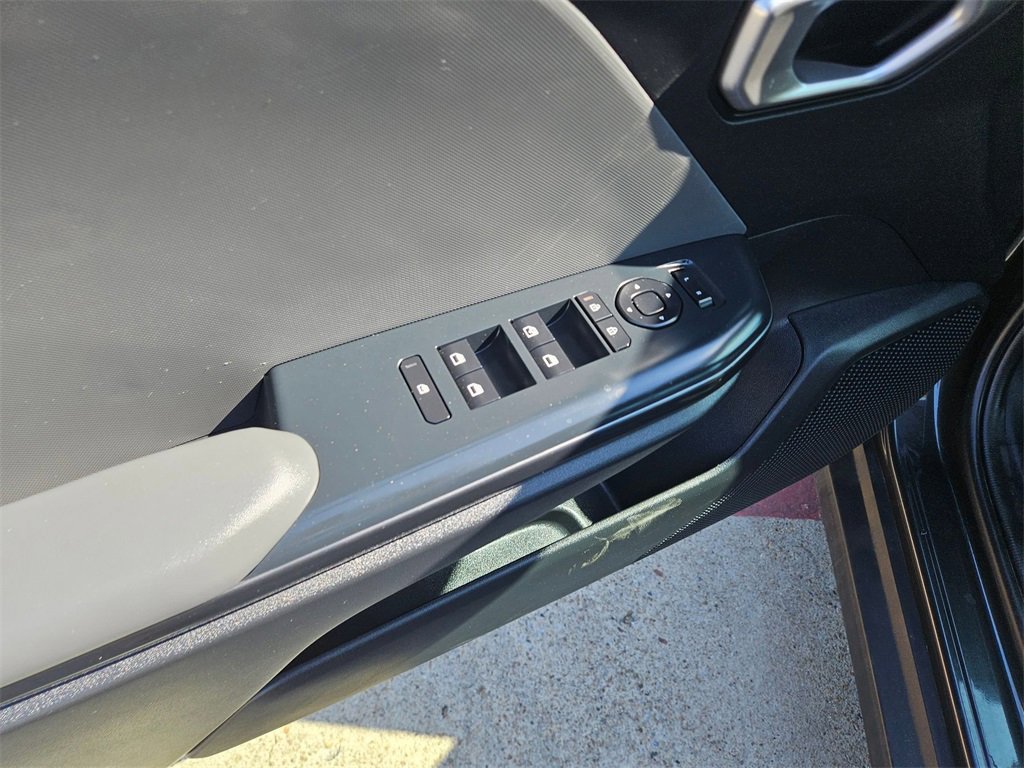 Used 2025 Kia K4 LXS image 14