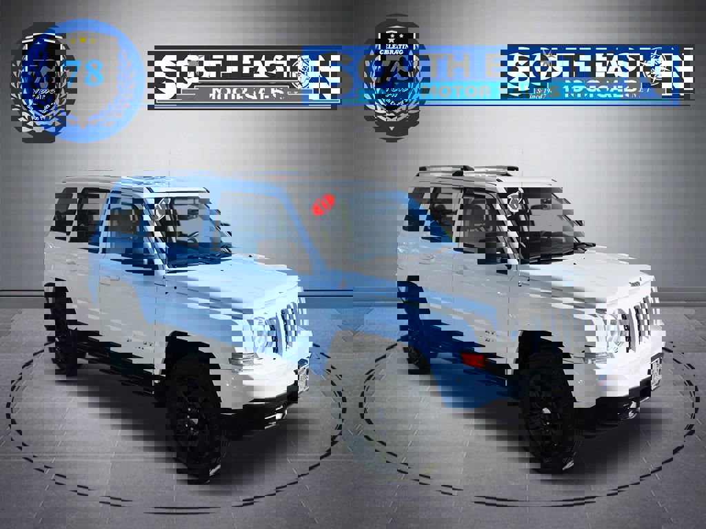 Used 2017 Jeep Patriot High Altitude image 2