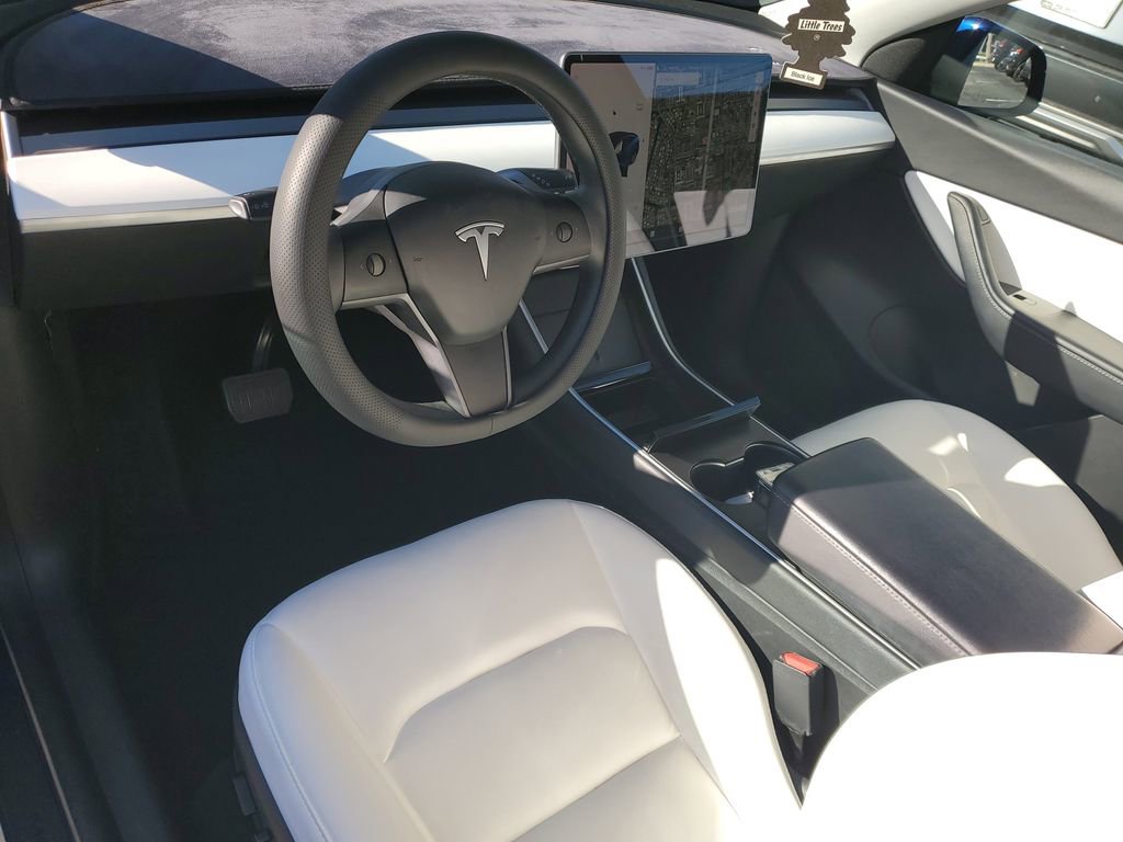 Used 2020 Tesla Model Y Long Range image 14