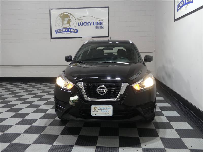 Used 2019 Nissan Kicks SV FWD image 2