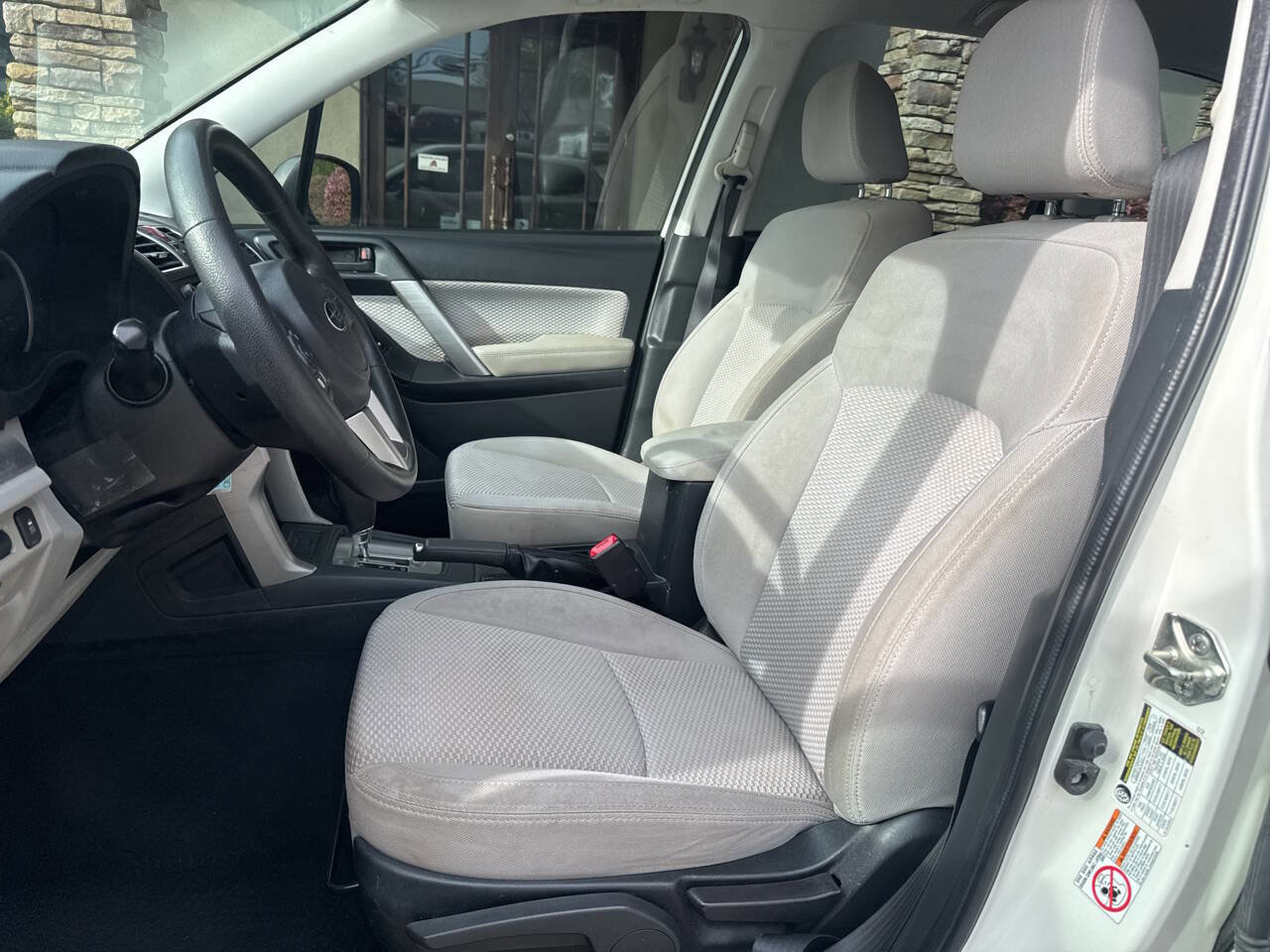 Used 2017 Subaru Forester 2.5i AWD/4WD image 9