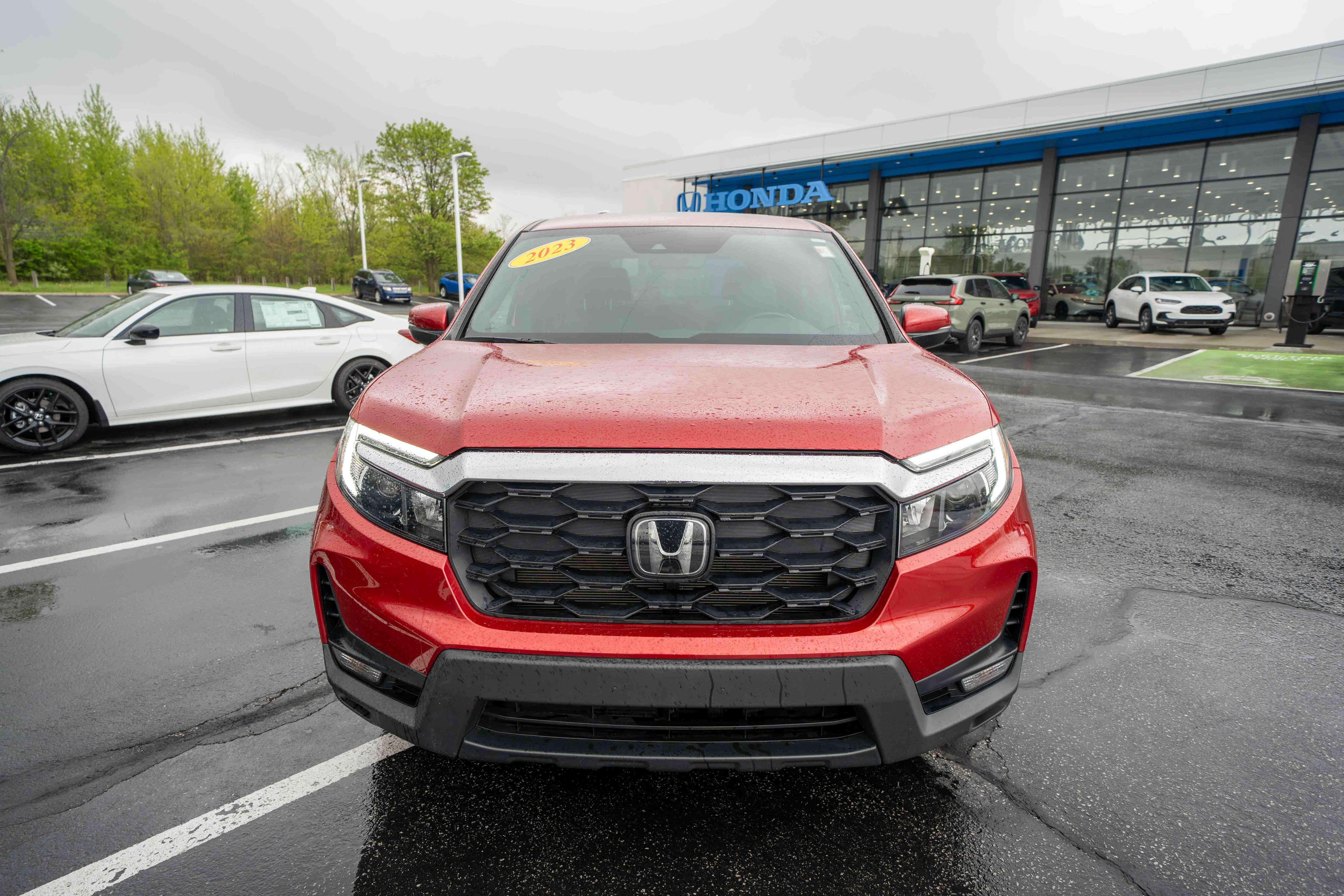 Used 2023 Honda Passport EX-L image 2