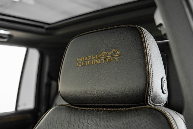 Used 2021 Chevrolet Suburban High Country AWD/4WD image 35