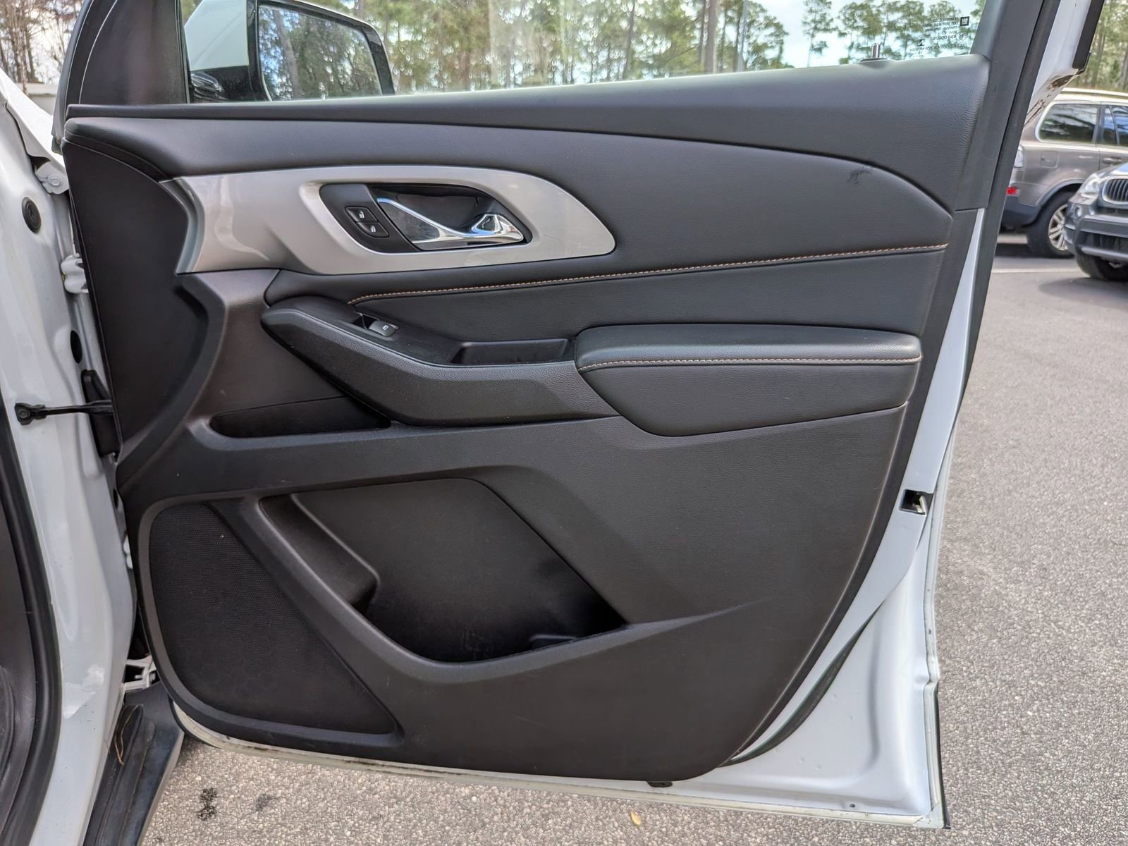Used 2019 Chevrolet Traverse LT FWD image 35