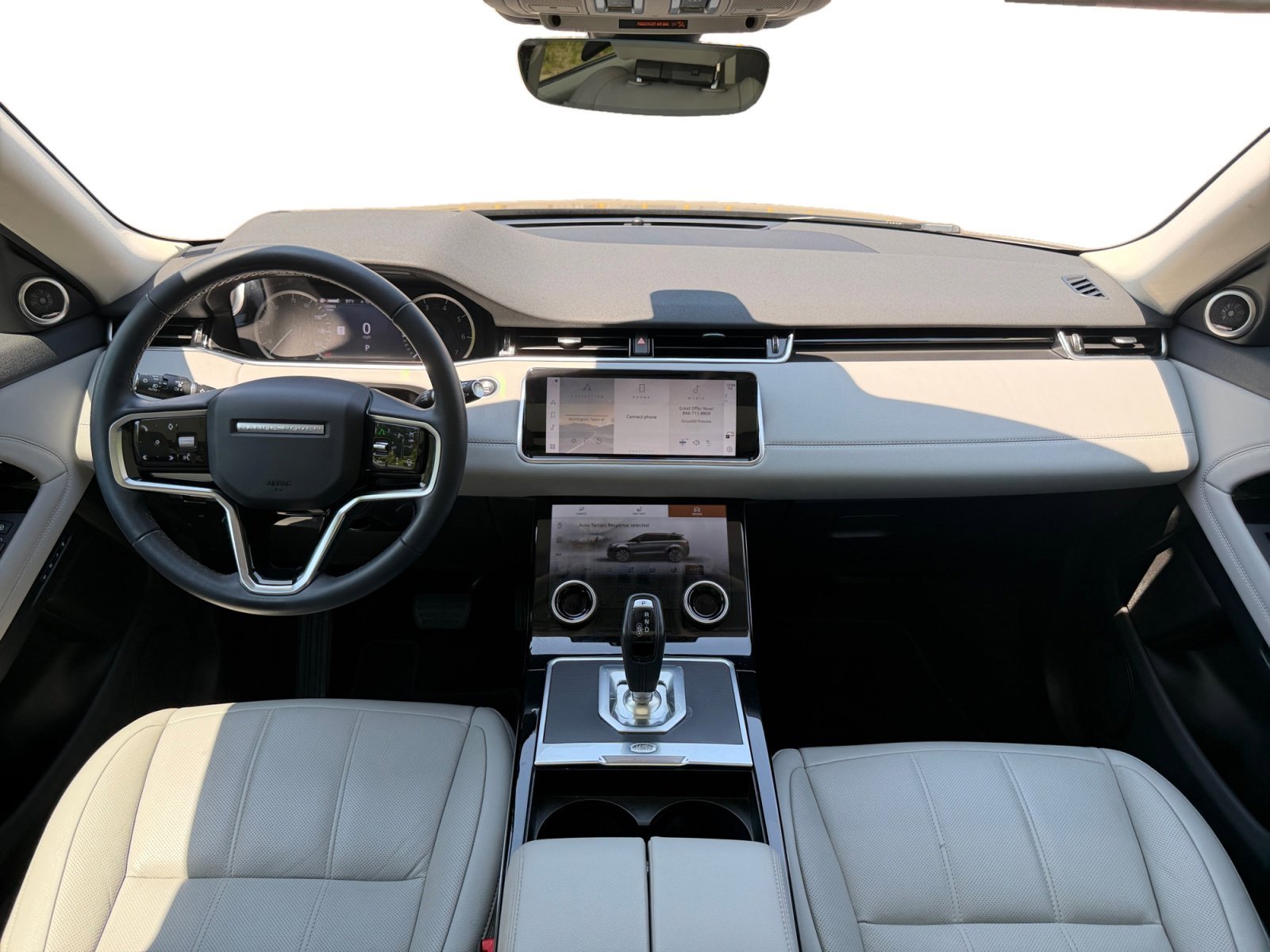 Used 2023 Land Rover Range Rover Evoque SE AWD/4WD image 19