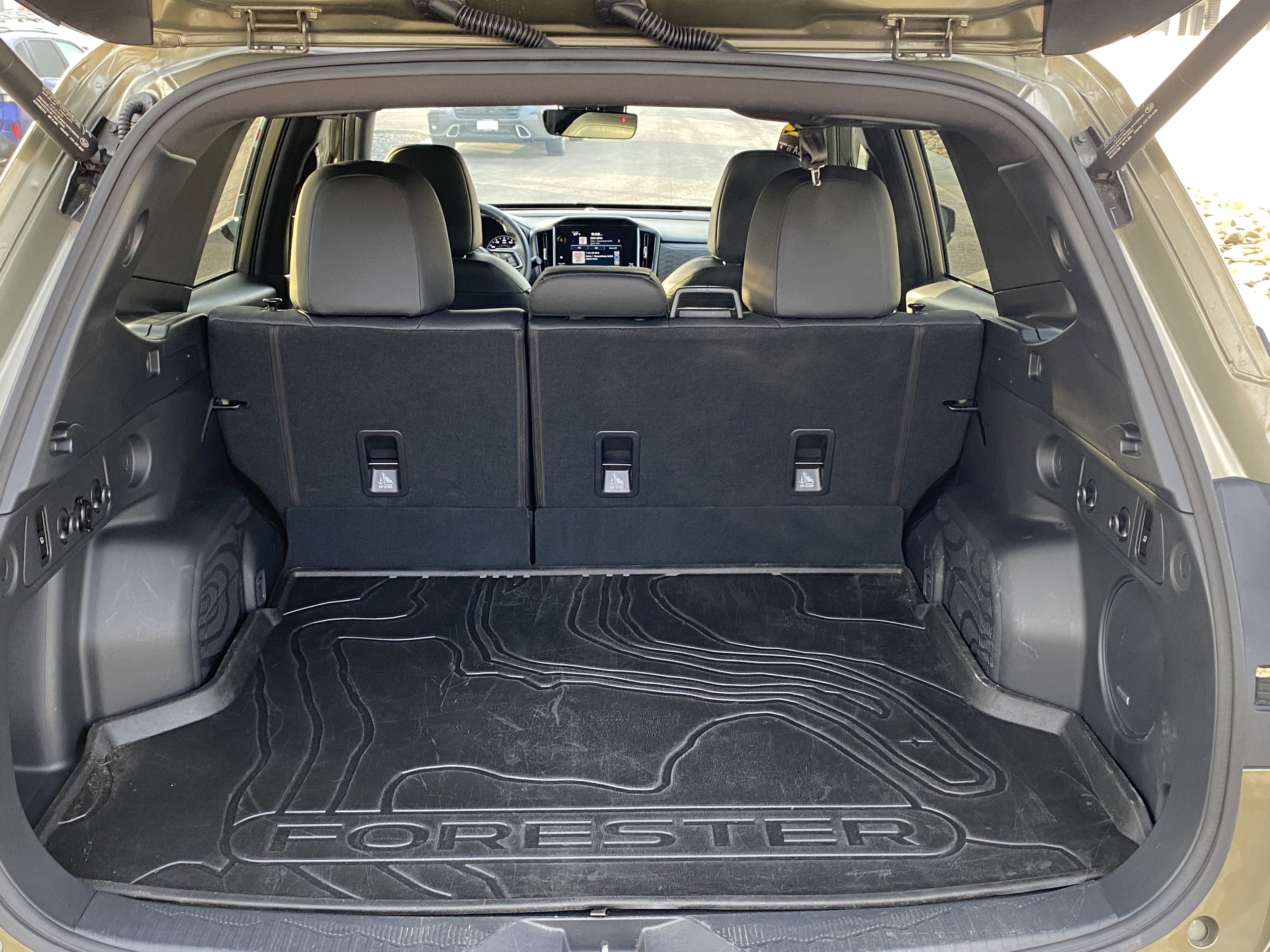 Used 2025 Subaru Forester Limited image 36