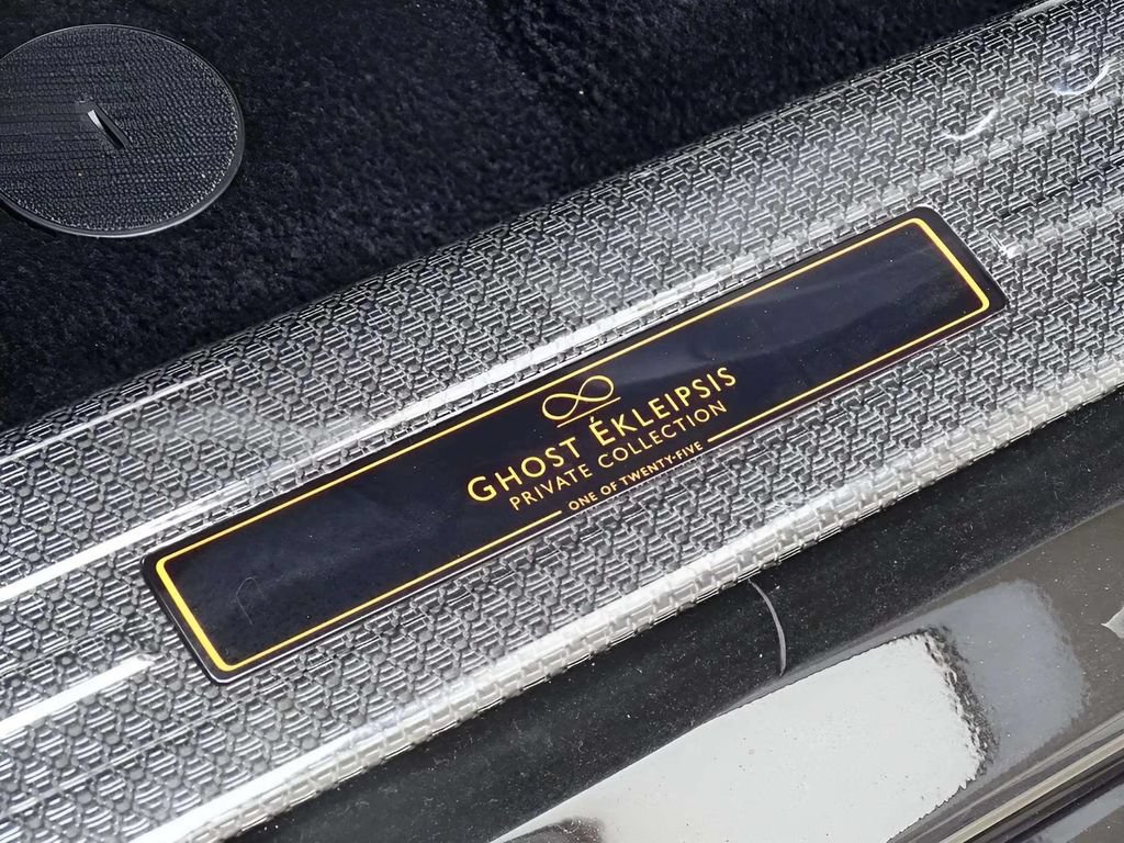 Certified 2024 Rolls-Royce Ghost Black Badge w/ Black Badge Ghost Package AWD/4WD image 9