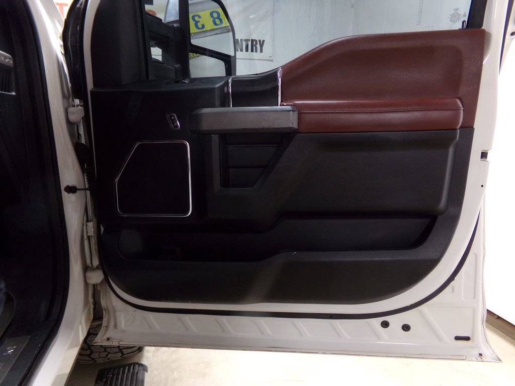 Used 2018 Ford F150 Platinum w/ Equipment Group 701A Luxury image 7