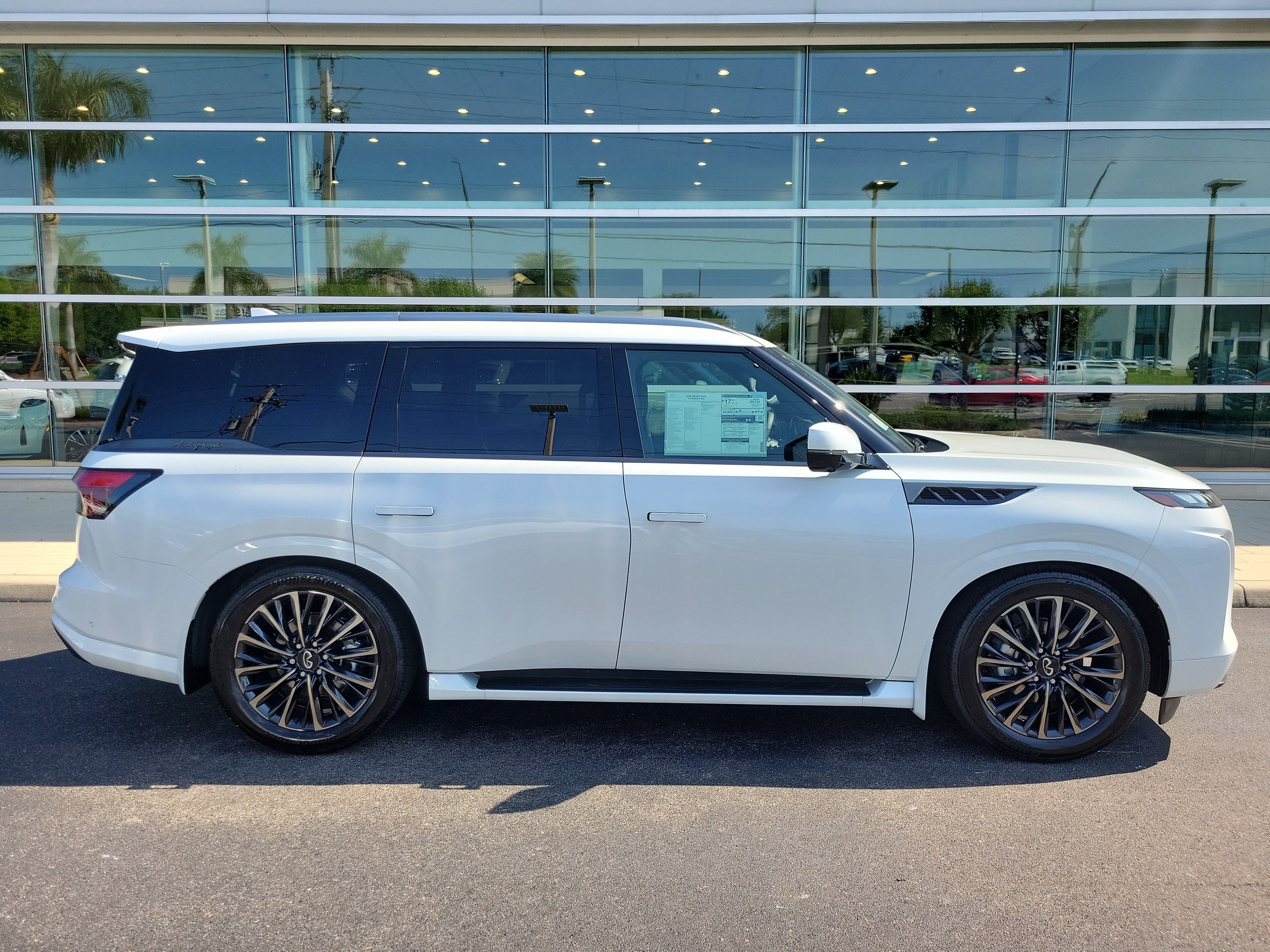 New 2026 INFINITI QX80 Autograph w/ Premium Cargo Package AWD/4WD image 3