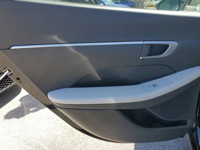 Certified 2025 Hyundai Sonata SE image 9