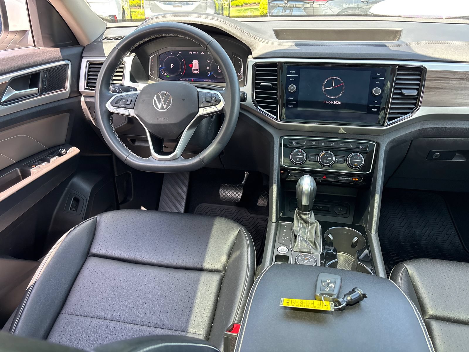 Used 2023 Volkswagen Atlas SEL AWD/4WD image 30