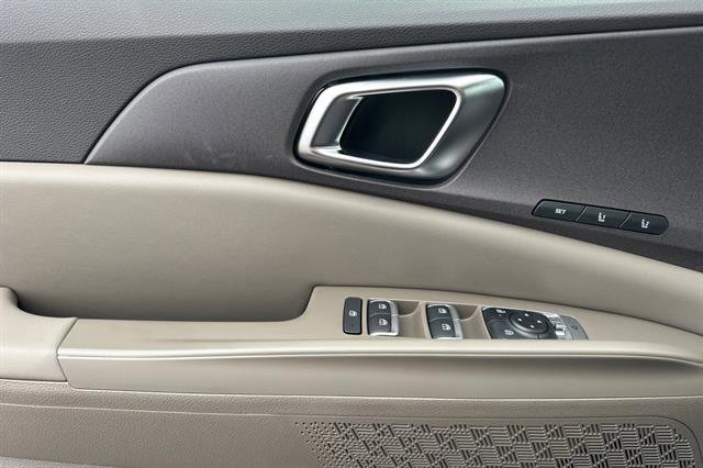 New 2025 Kia Carnival EX image 11