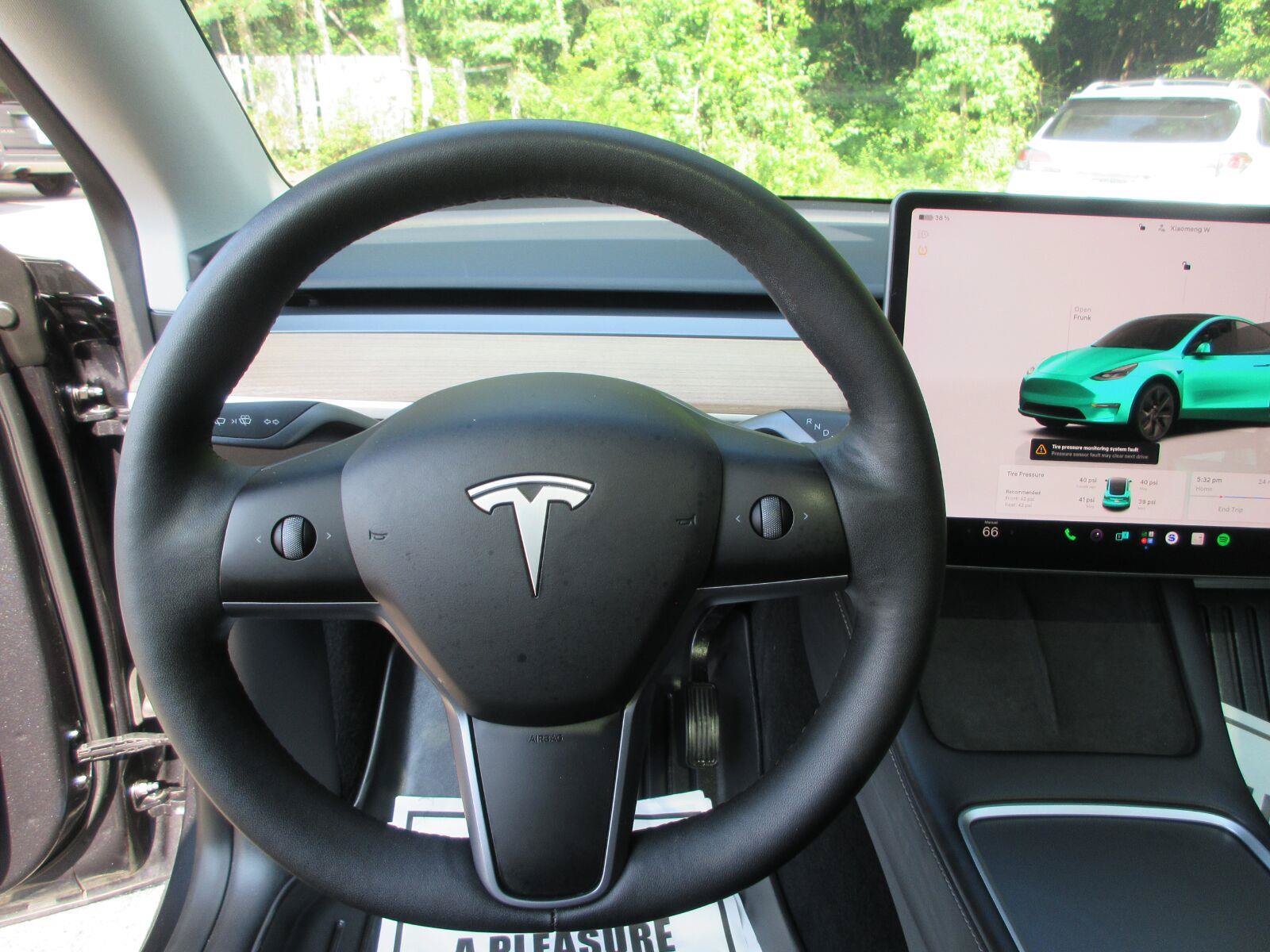 Used 2025 Tesla Model Y Long Range AWD/4WD image 10