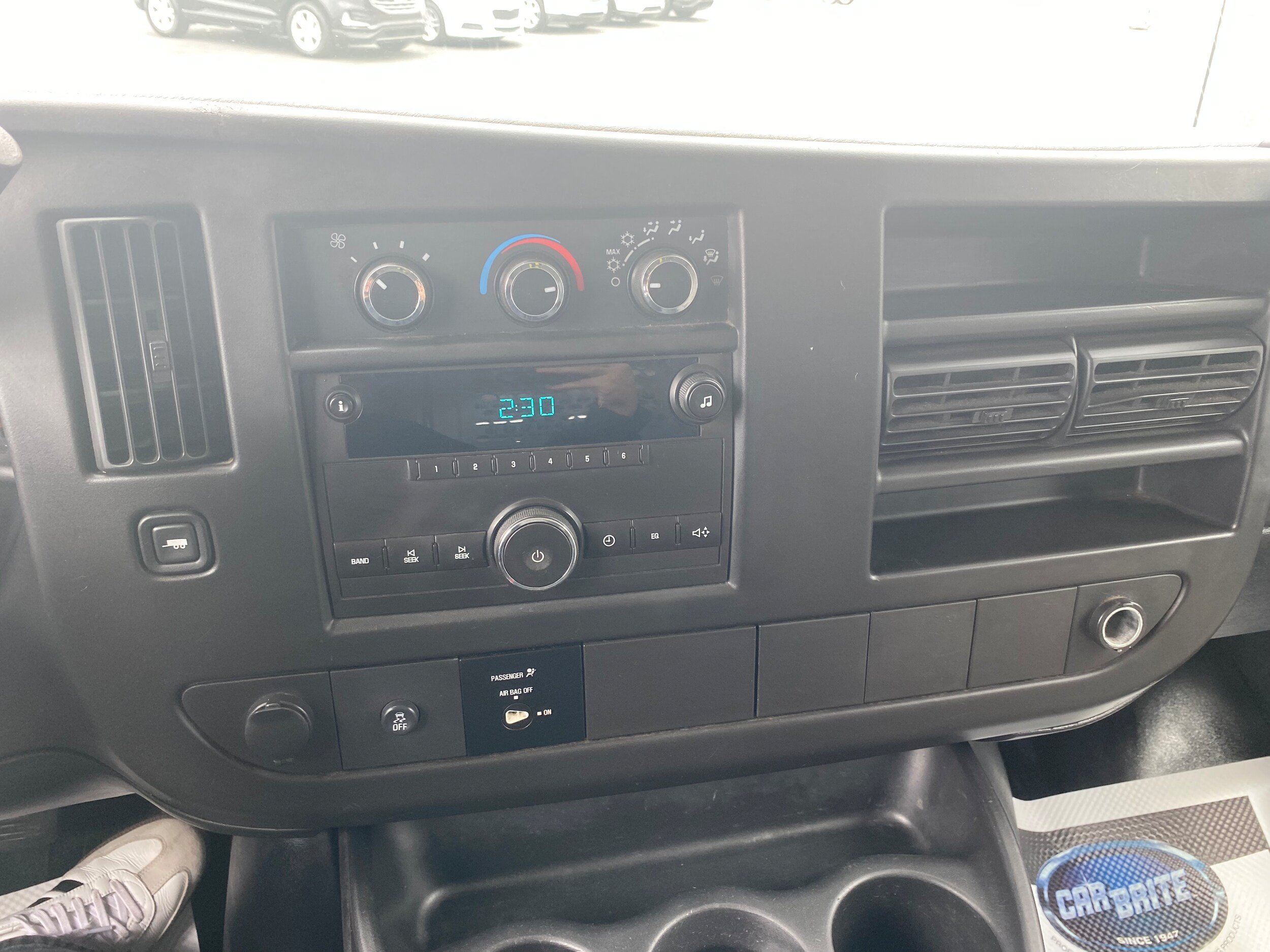 Used 2013 Chevrolet Express 2500 RWD image 12