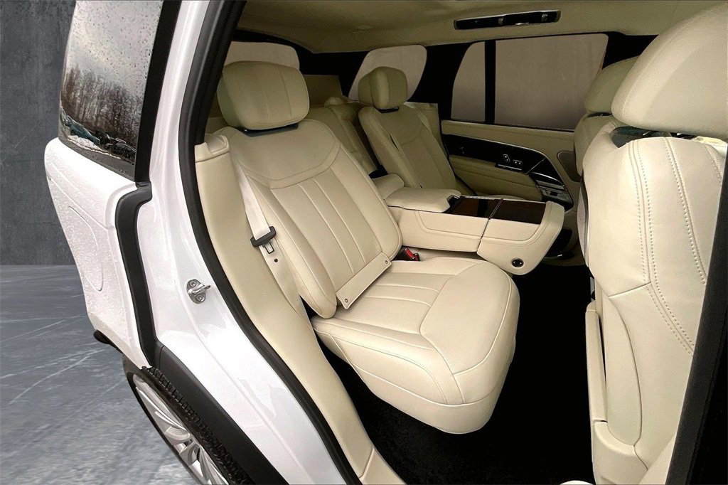 New 2025 Land Rover Range Rover Autobiography image 10