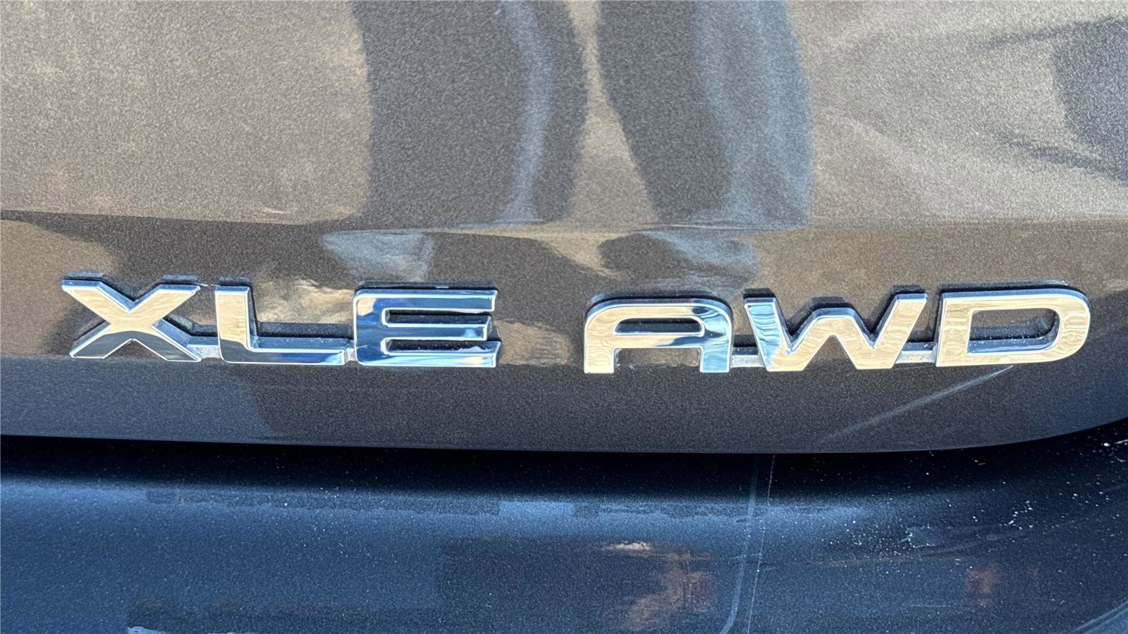 Used 2022 Toyota Highlander XLE image 24