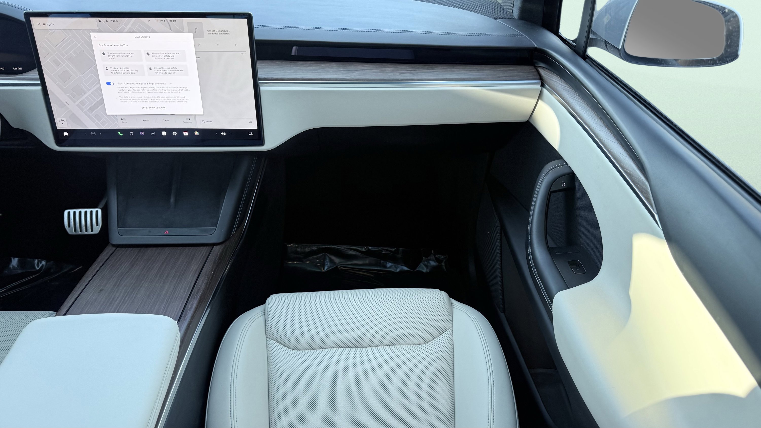 Used 2022 Tesla Model X image 58