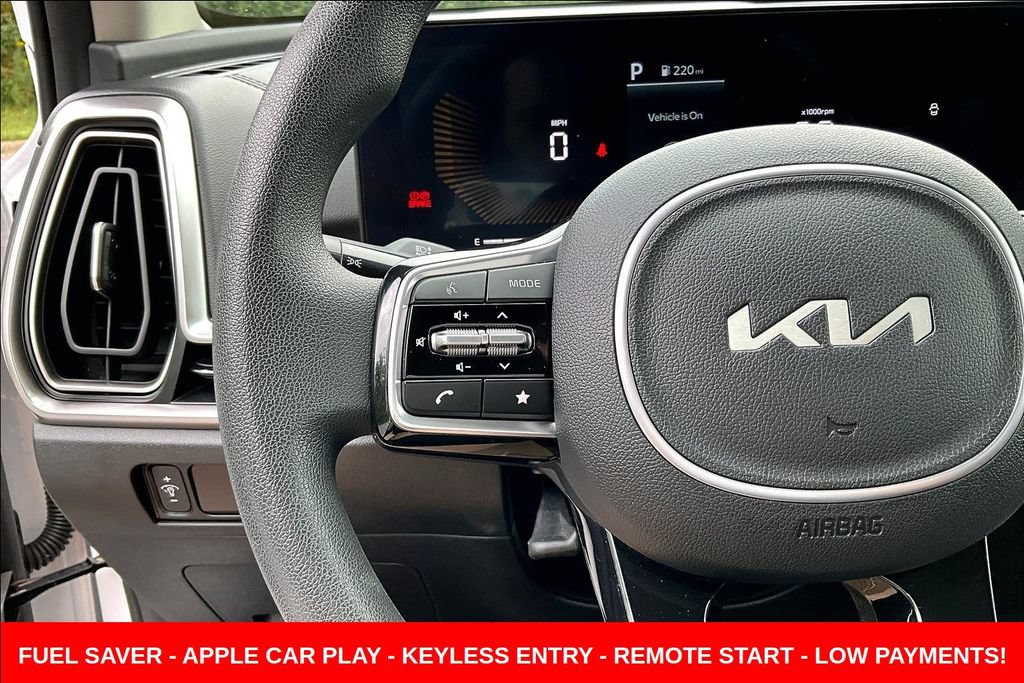 Used 2024 Kia Sorento LX FWD image 13