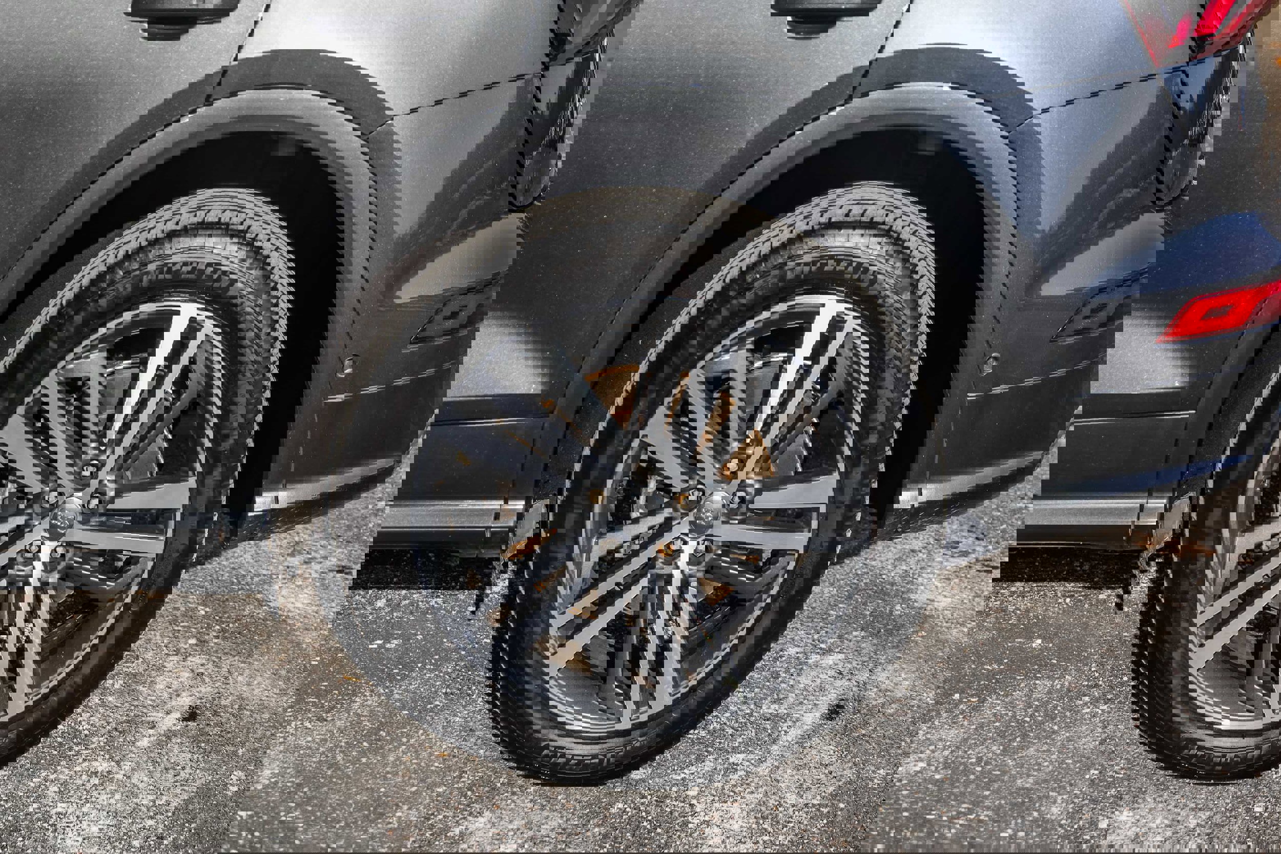 Used 2020 Audi Q5 e Prestige w/ Prestige Package image 13