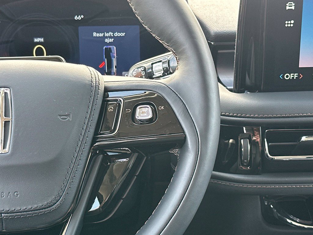 New 2027 Lincoln Aviator AWD image 10