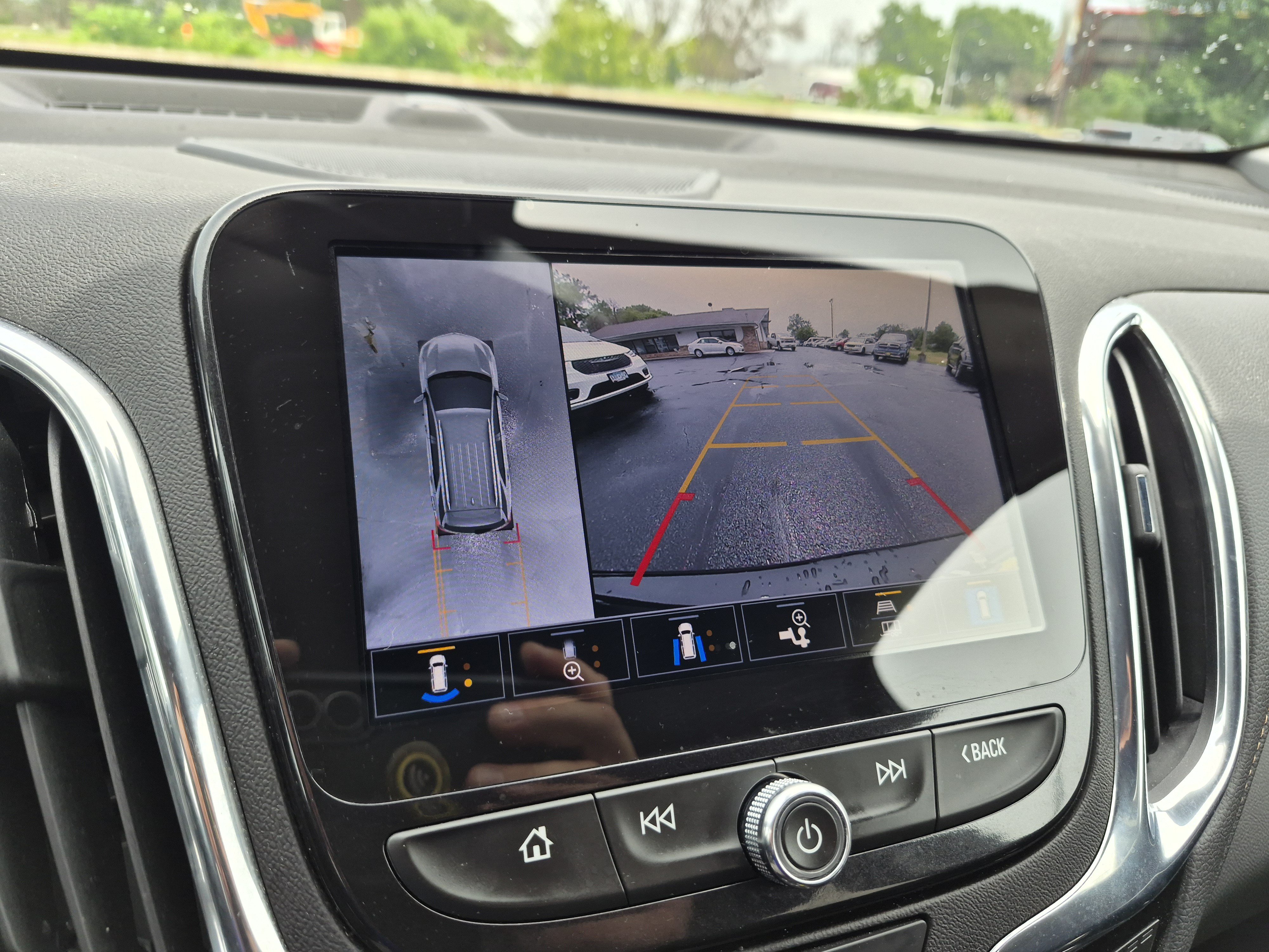 Used 2023 Chevrolet Equinox Premier AWD/4WD image 27