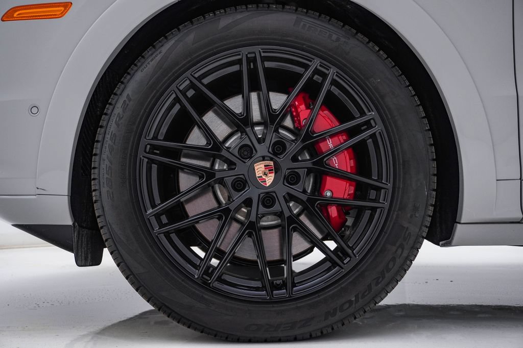New 2026 Porsche Cayenne GTS AWD/4WD image 13