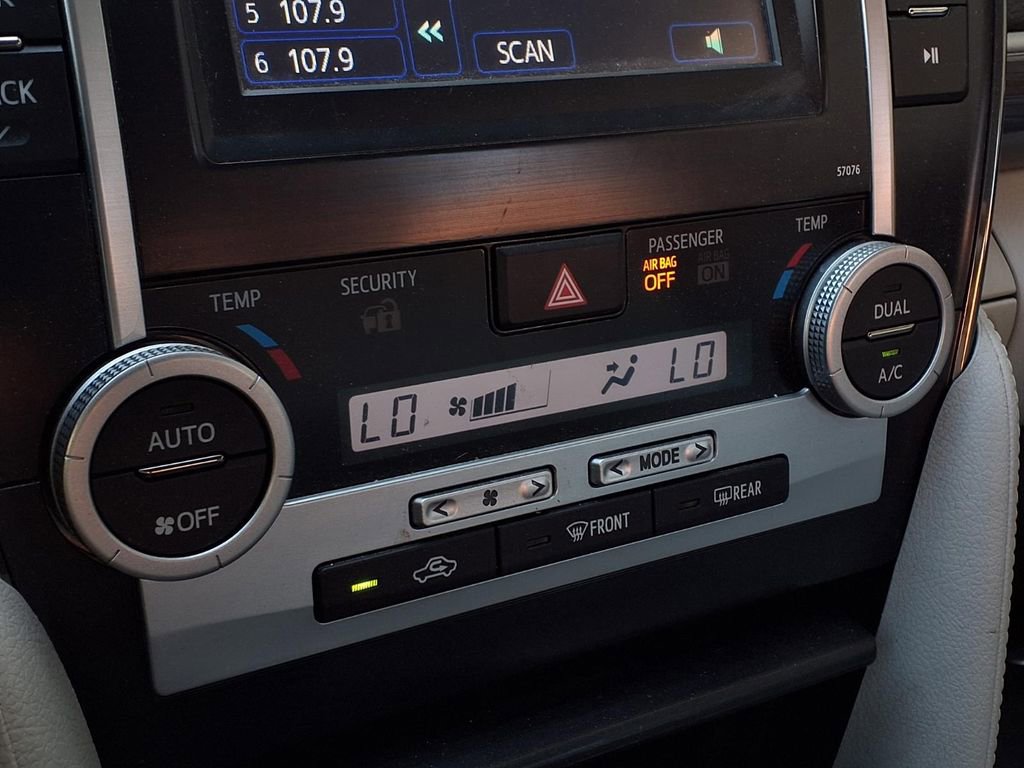 Used 2013 Toyota Camry LE image 8