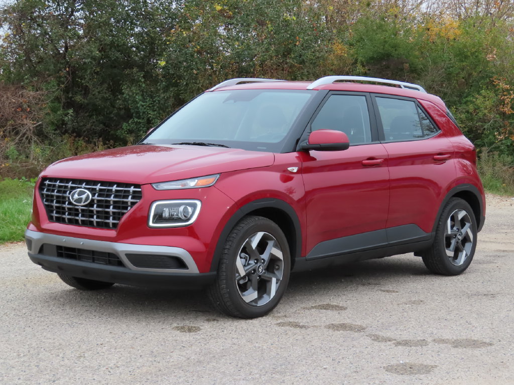 Used 2025 Hyundai Venue Limited FWD image 9