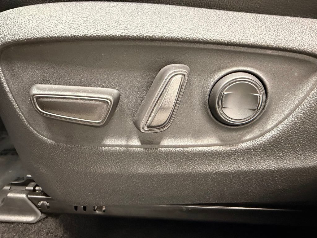 Used 2024 Toyota Grand Highlander AWD Hybrid image 23