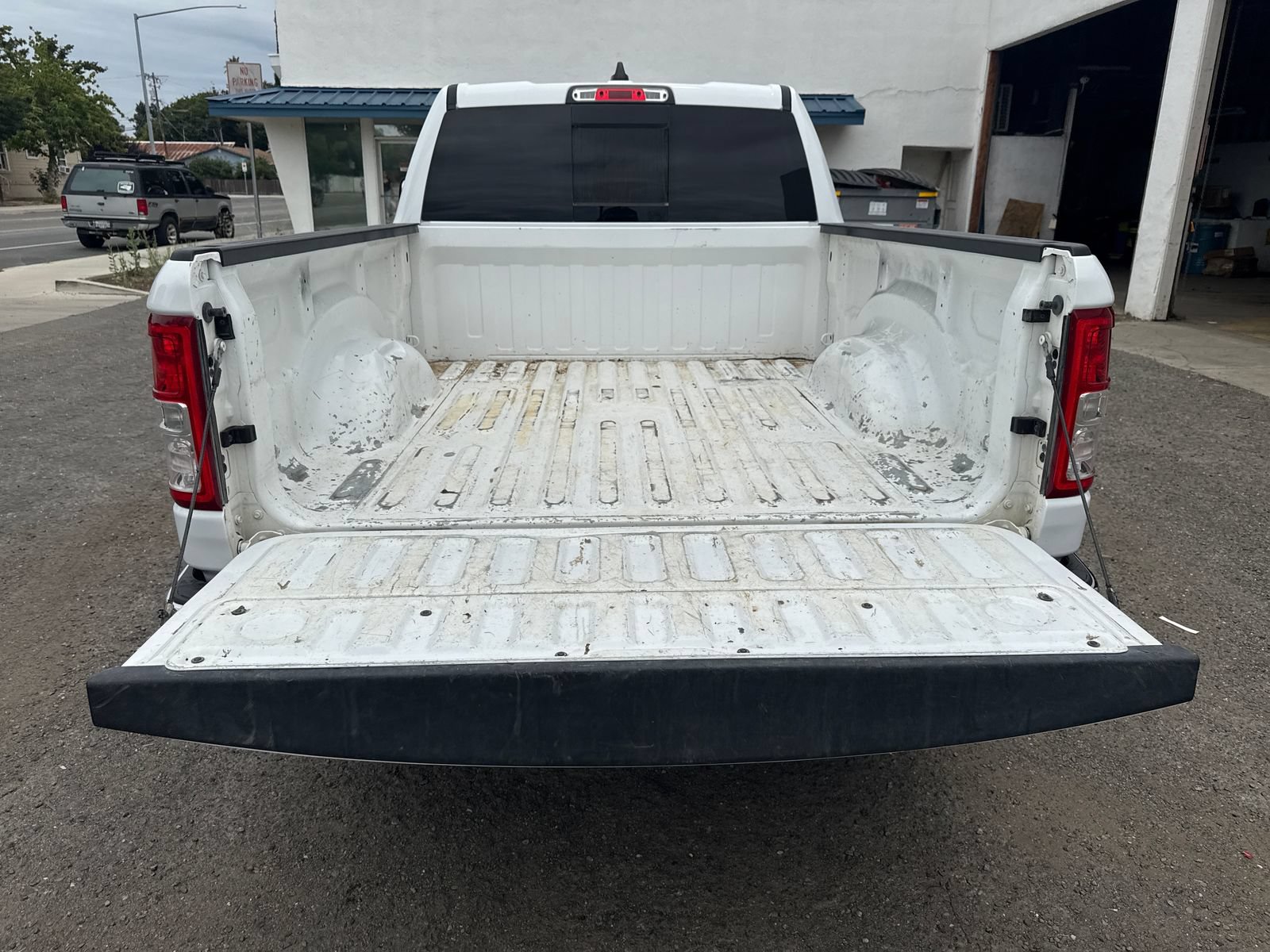 Used 2023 RAM 1500 Big Horn AWD/4WD image 23
