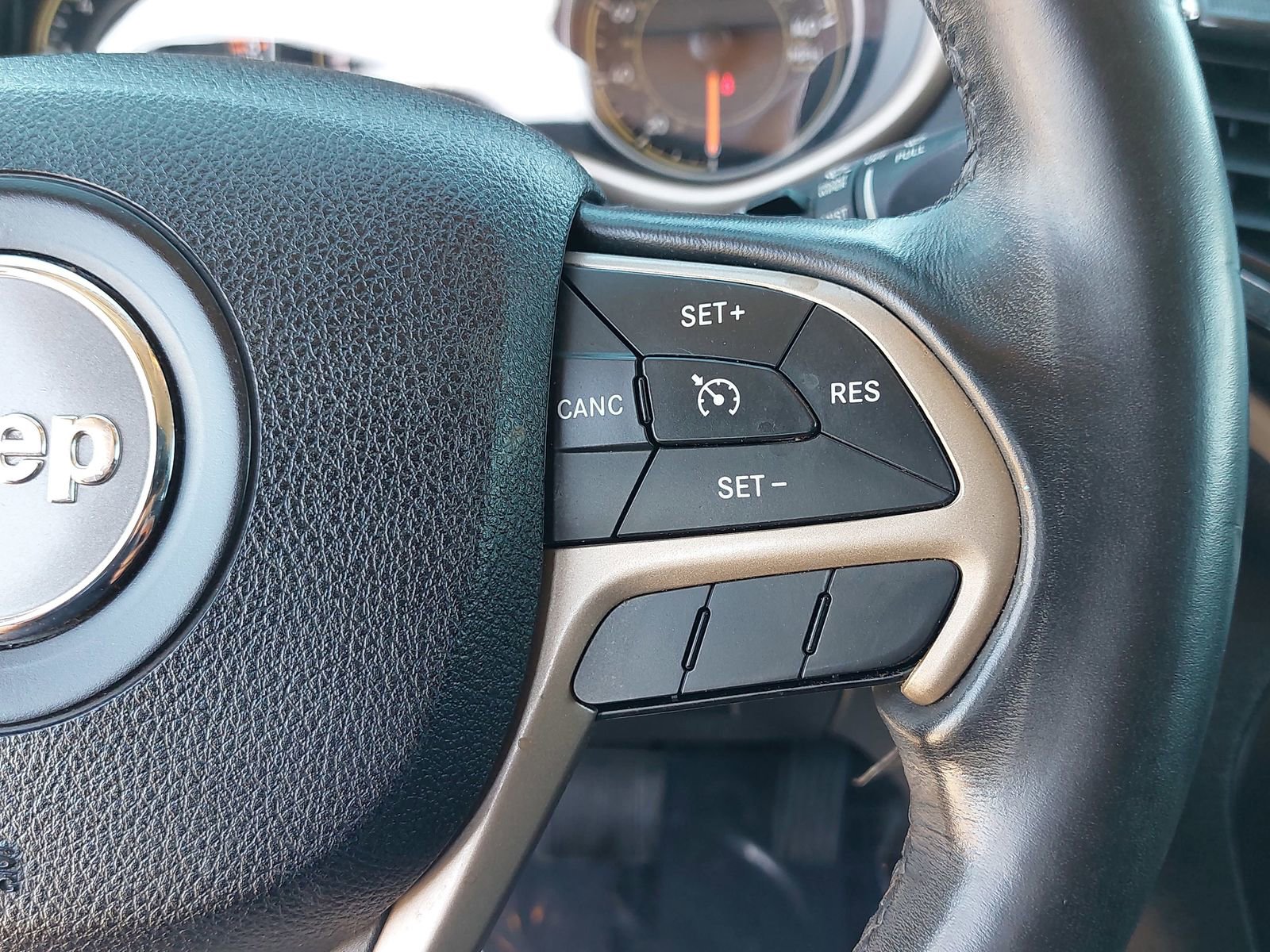 Used 2016 Jeep Cherokee 75th Anniversary image 17