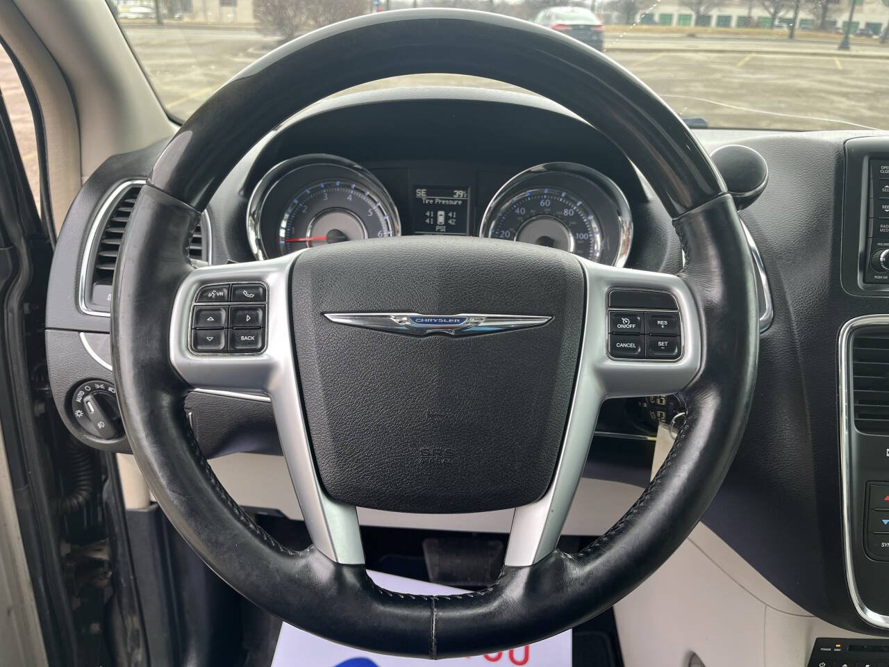 Used 2012 Chrysler Town & Country Limited w/ Luxury Group FWD image 20