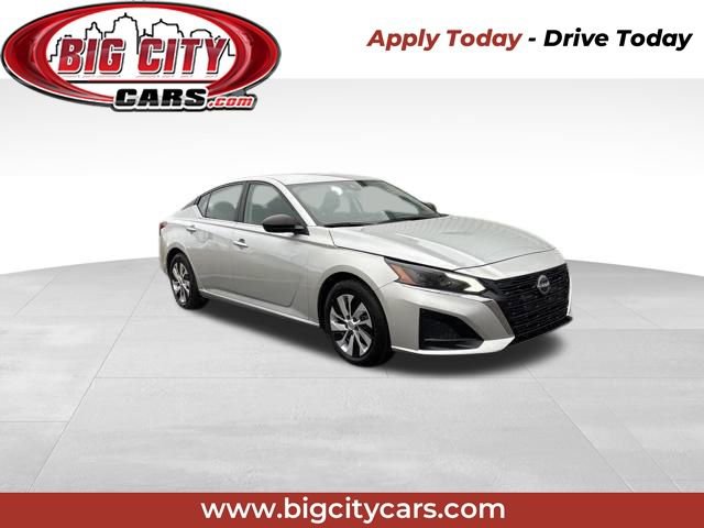 Used 2024 Nissan Altima 2.5 S image 1