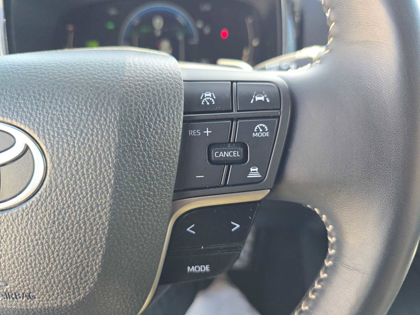 Used 2025 Toyota Camry SE FWD image 30