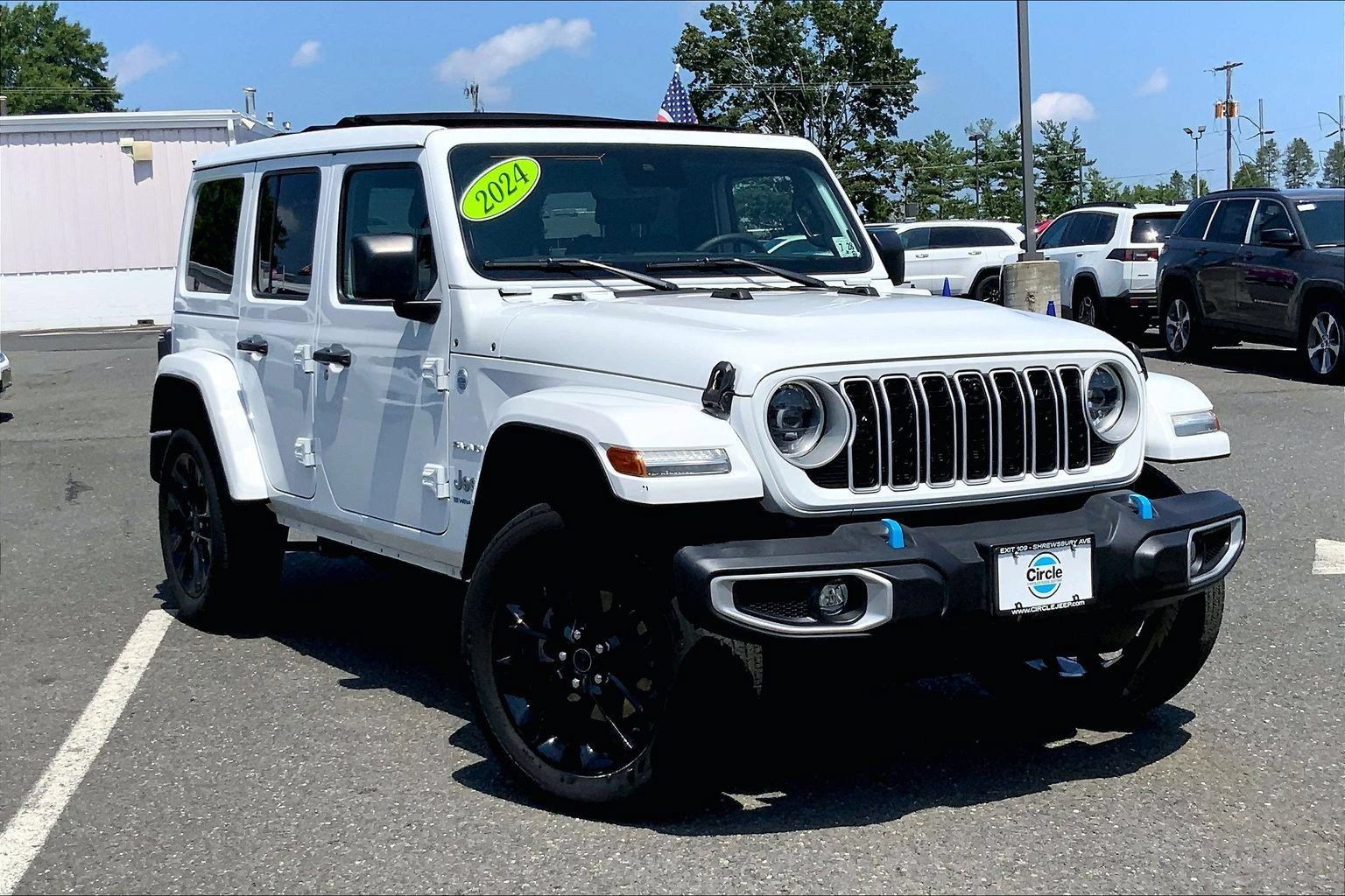 Certified 2024 Jeep Wrangler Unlimited Sahara w/ Technology Group AWD/4WD image 2