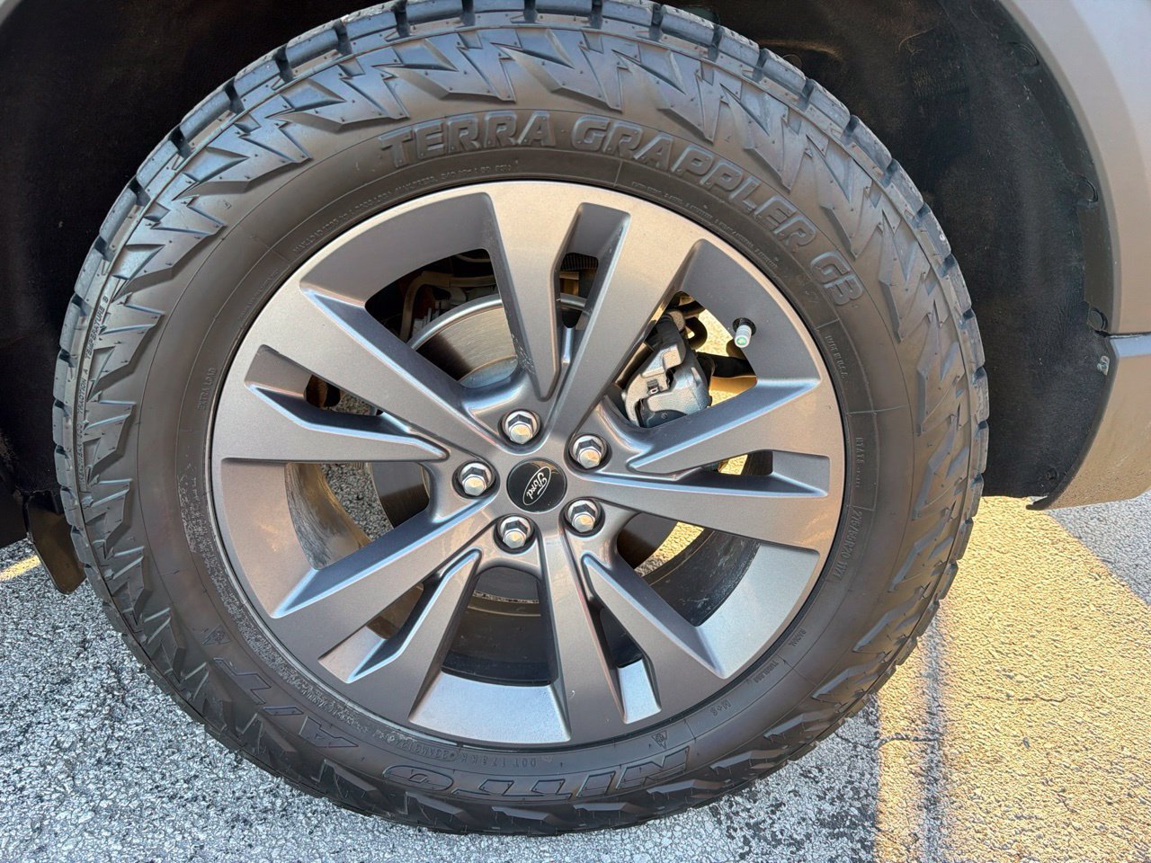 Used 2021 Ford Explorer XLT w/ Equipment Group 202A AWD/4WD image 13