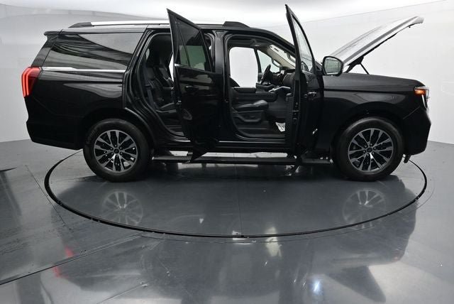 Used 2025 Ford Expedition Platinum AWD/4WD image 42