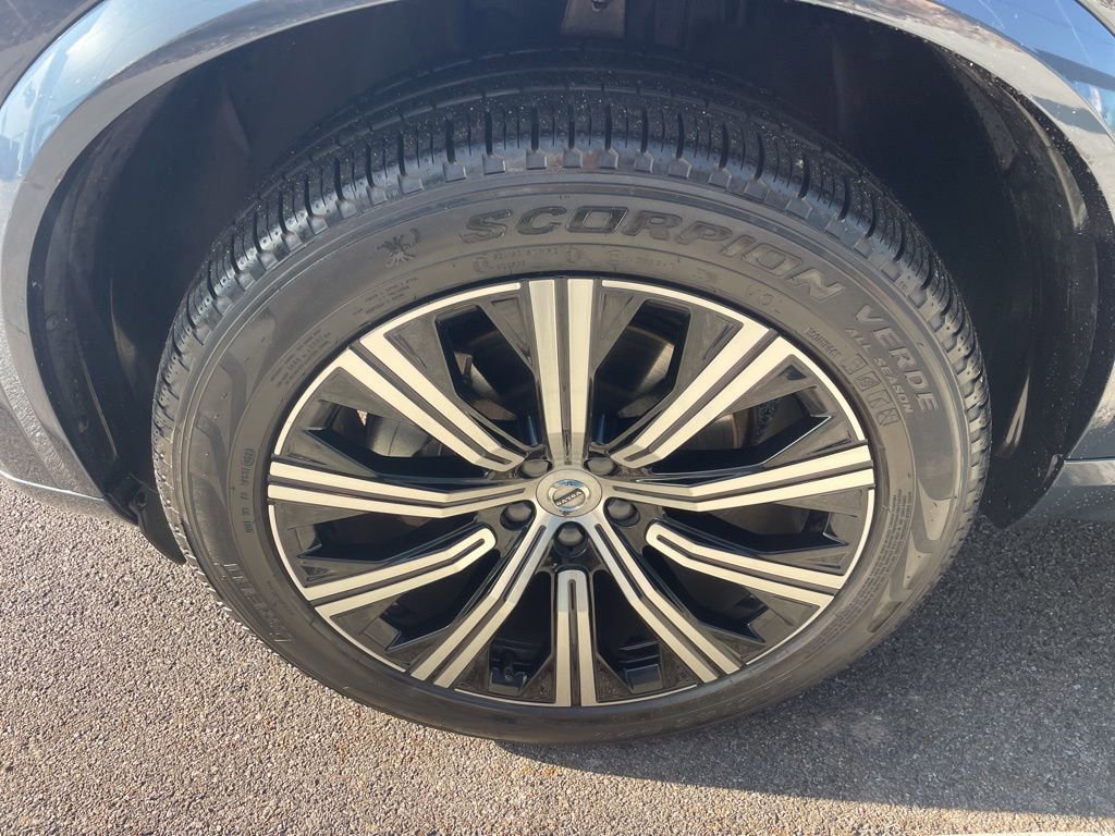 Certified 2023 Volvo XC90 B6 Plus image 13
