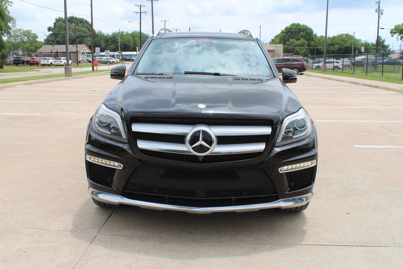Used 2014 Mercedes-Benz GL 550 4MATIC w/ Driver Assistance Package image 2