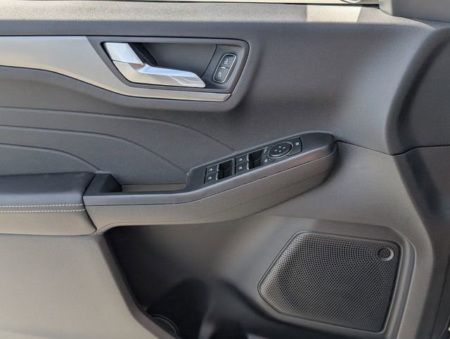 New 2025 Ford Escape SE image 13