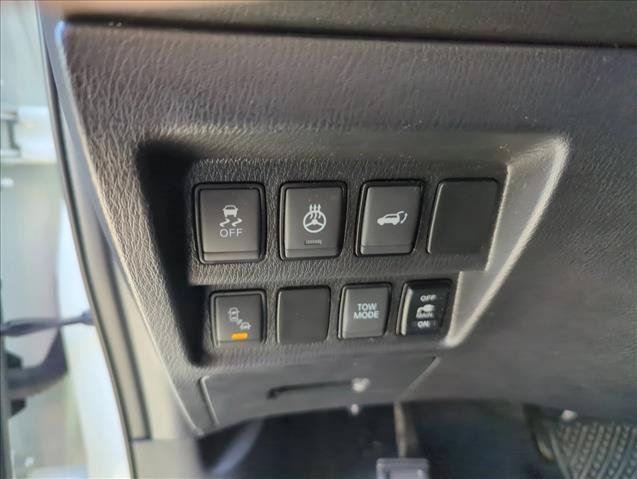 Used 2018 Nissan Pathfinder SL w/ Midnight Edition Package AWD/4WD image 15