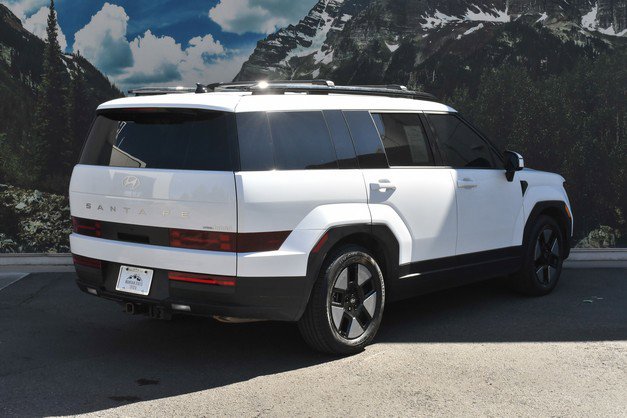 Used 2025 Hyundai Santa Fe SEL image 3