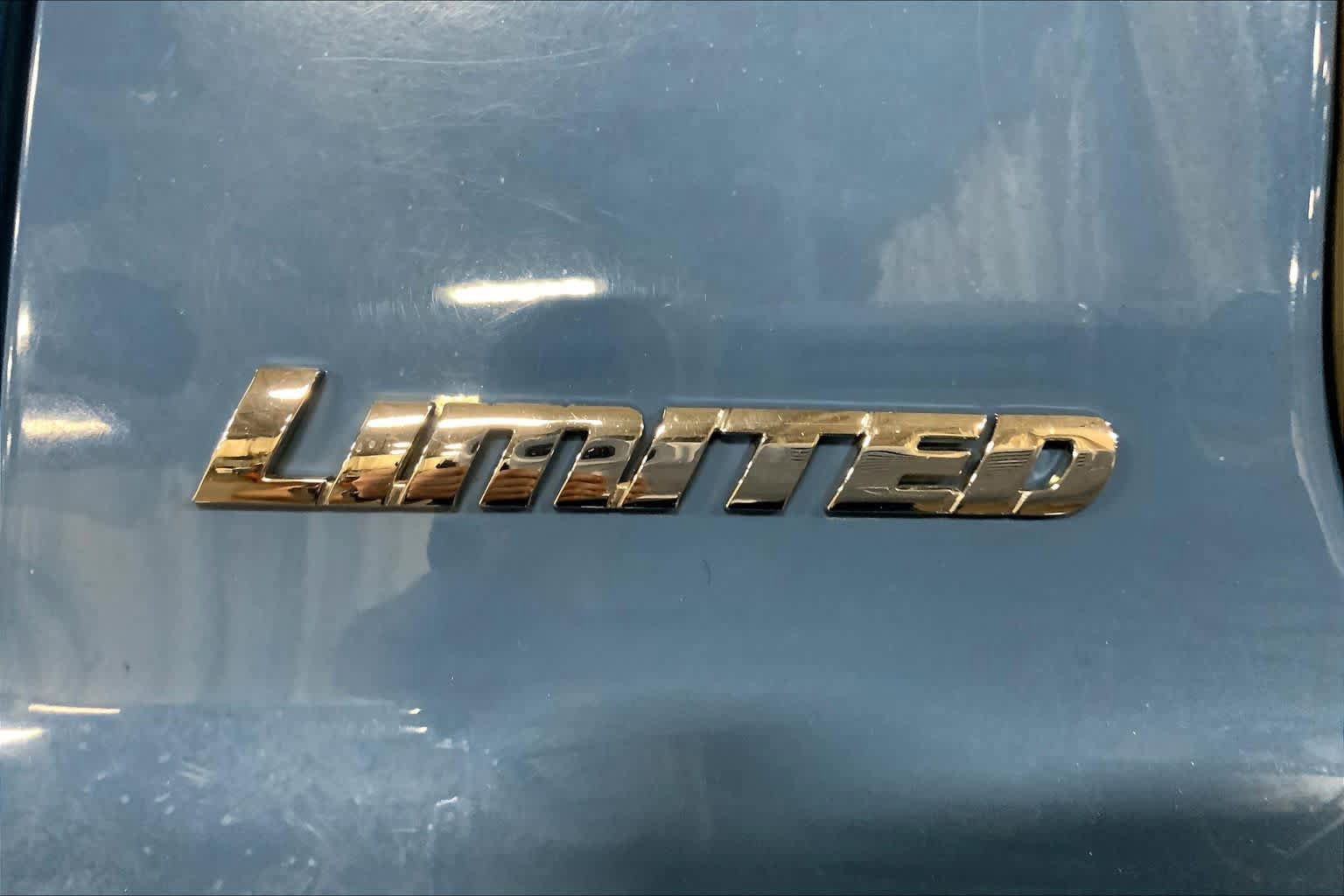Used 2019 Toyota Tundra Limited w/ Limited Premium Package AWD/4WD image 10