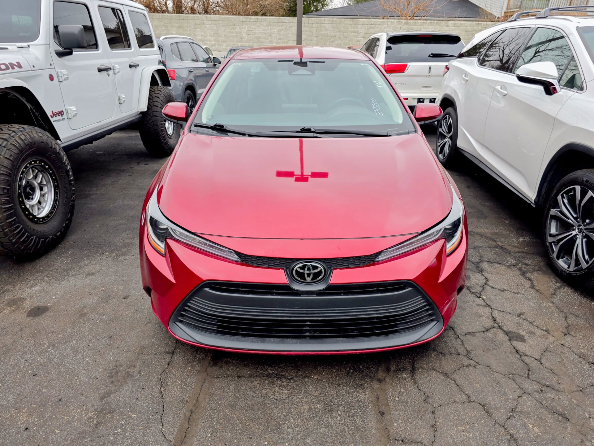 Used 2023 Toyota Corolla LE image 2